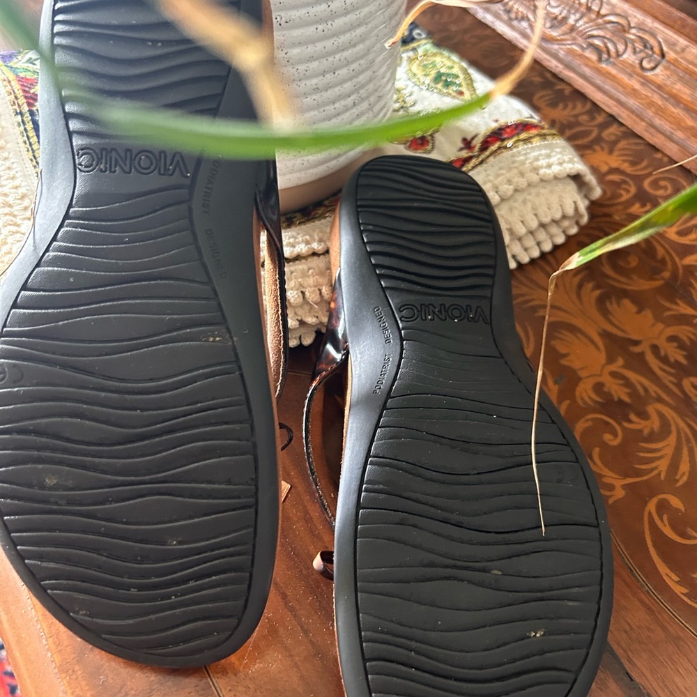 Vionic Bella Toe Post Sandle - image 3